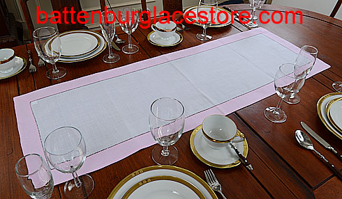 Table Runner. White with Pink Lady. 16x45"